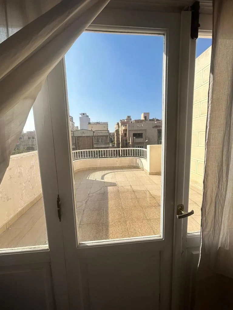 استوديو رووف مفروش للايجار بالشويفات