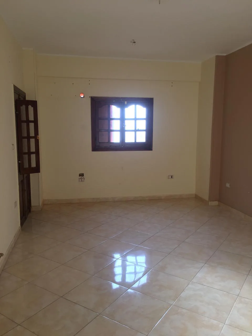 شقه للايجار 200 متر النرجس  عمارات الدور الاول فاضيه
