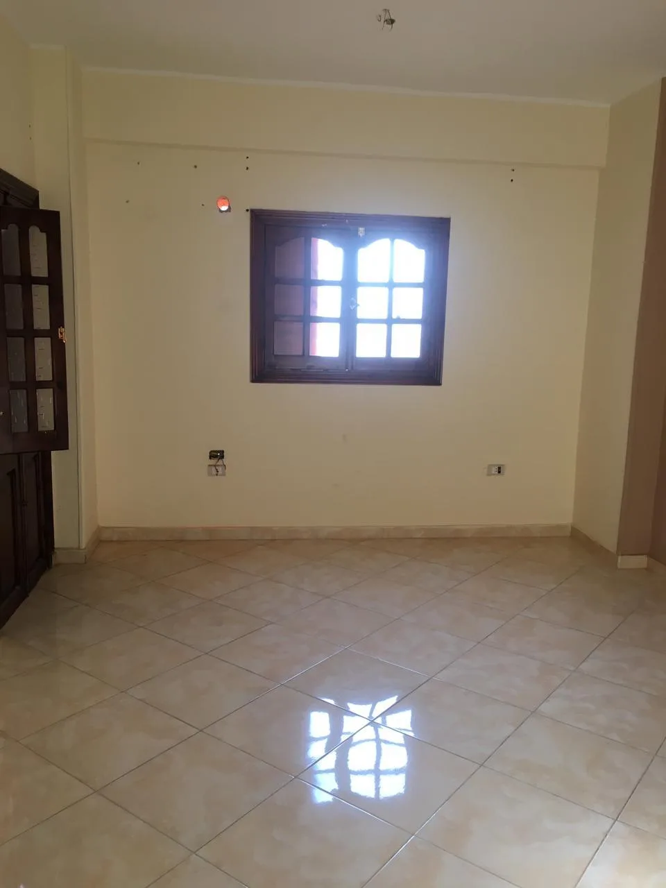 شقه للايجار 200 متر النرجس  عمارات الدور الاول فاضيه