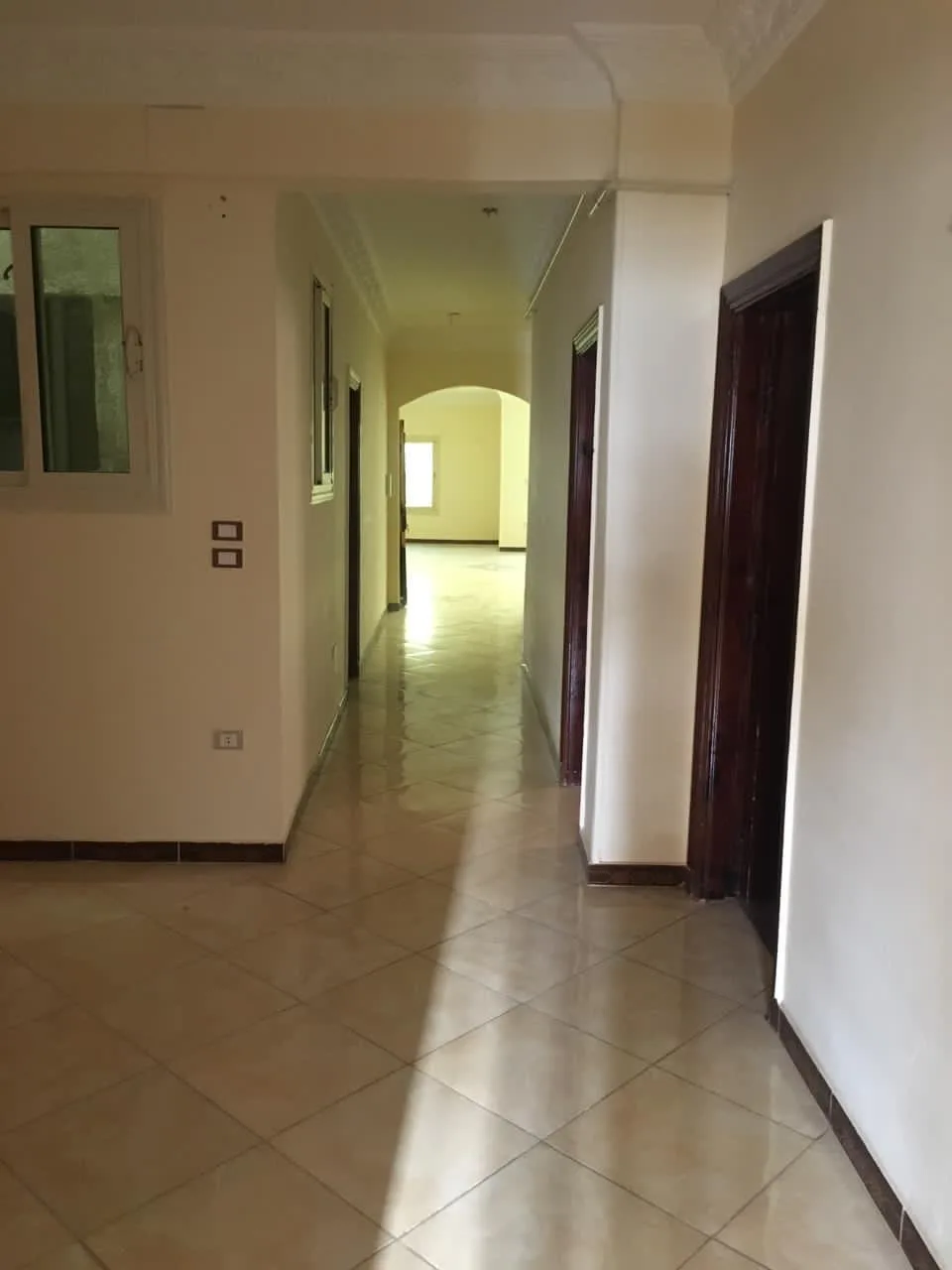 شقه للايجار 200 متر النرجس  عمارات الدور الاول فاضيه