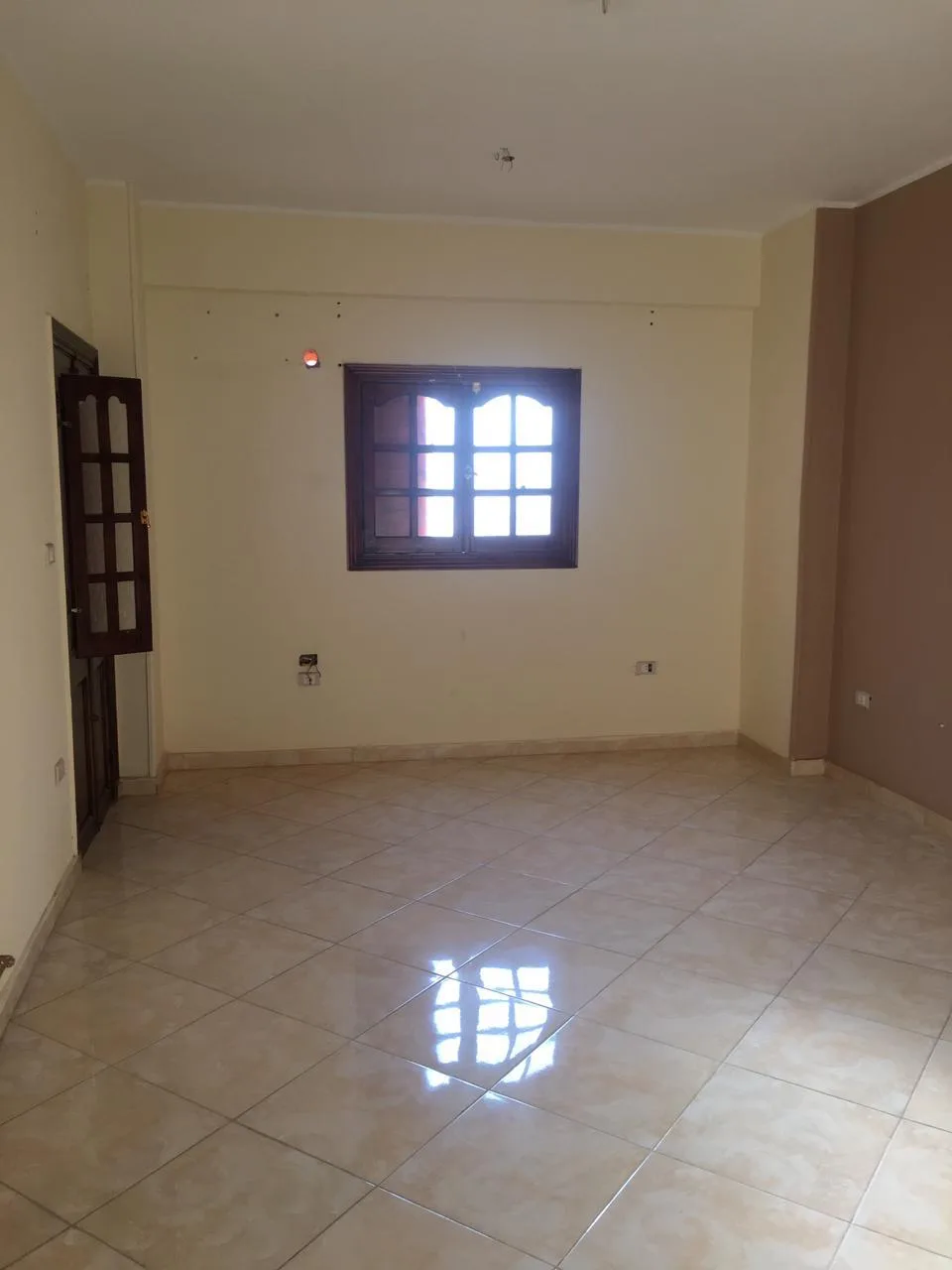 شقه للايجار 200 متر النرجس  عمارات الدور الاول فاضيه
