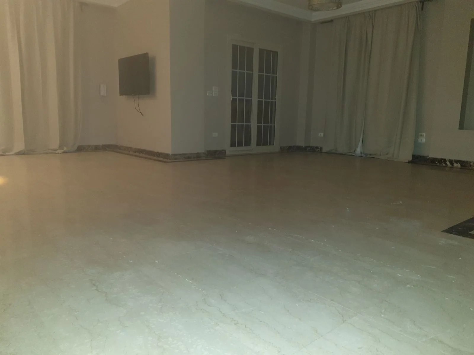 شقة للبيع بالحي الخامس
