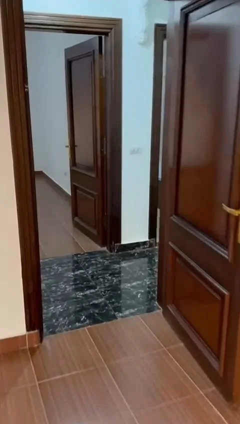 شقة للإيجار 250م و5 غرف كبيرة في النرجس 6