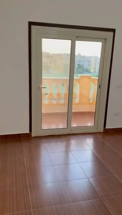 شقة للإيجار 250م و5 غرف كبيرة في النرجس 6