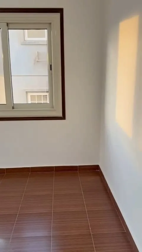 شقة للإيجار 250م و5 غرف كبيرة في النرجس 6