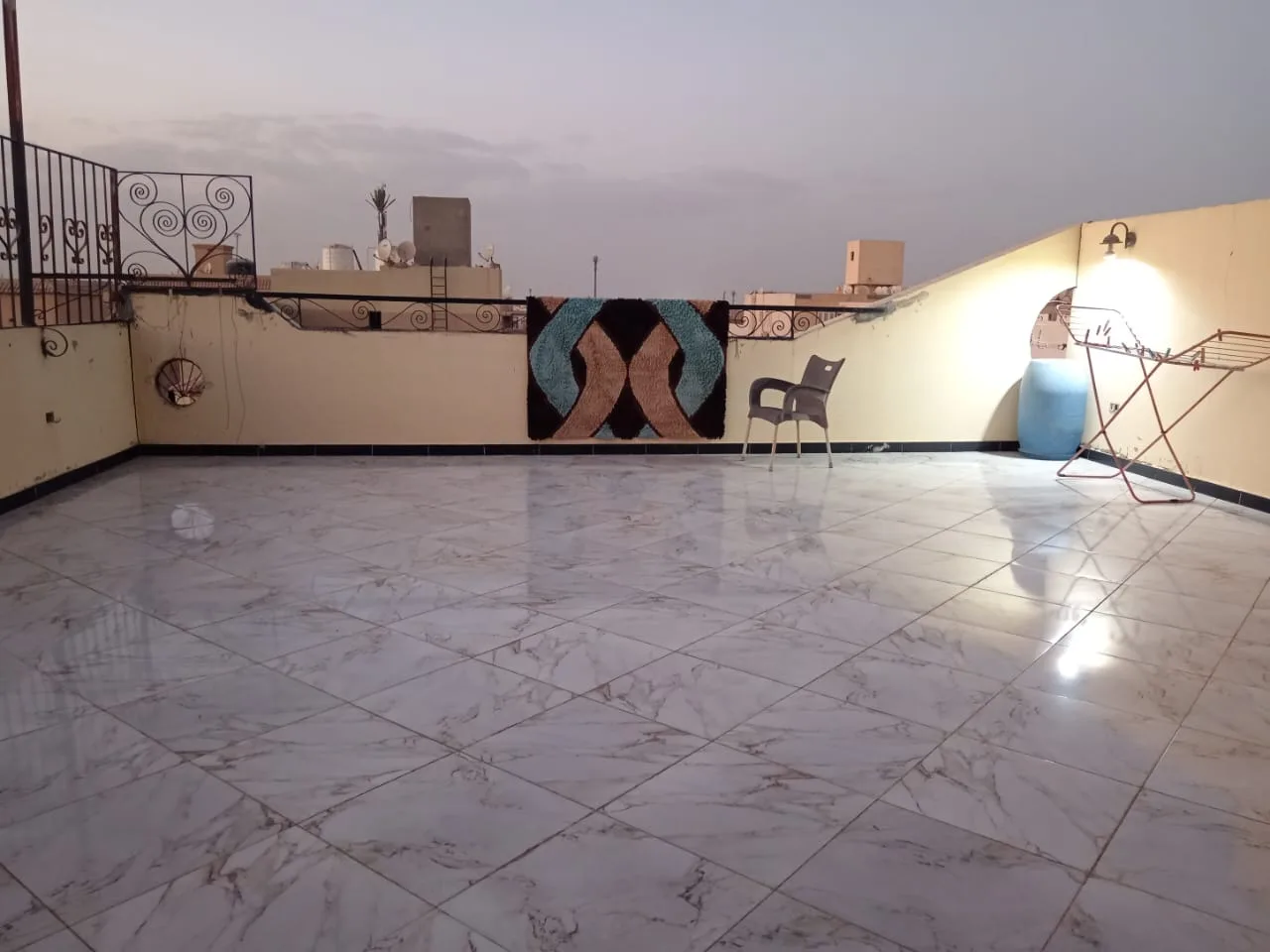 شقة بروف للبيع  في البنفسج عمارات موقع مميز